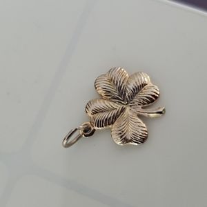 4 Leaf Clover Charm